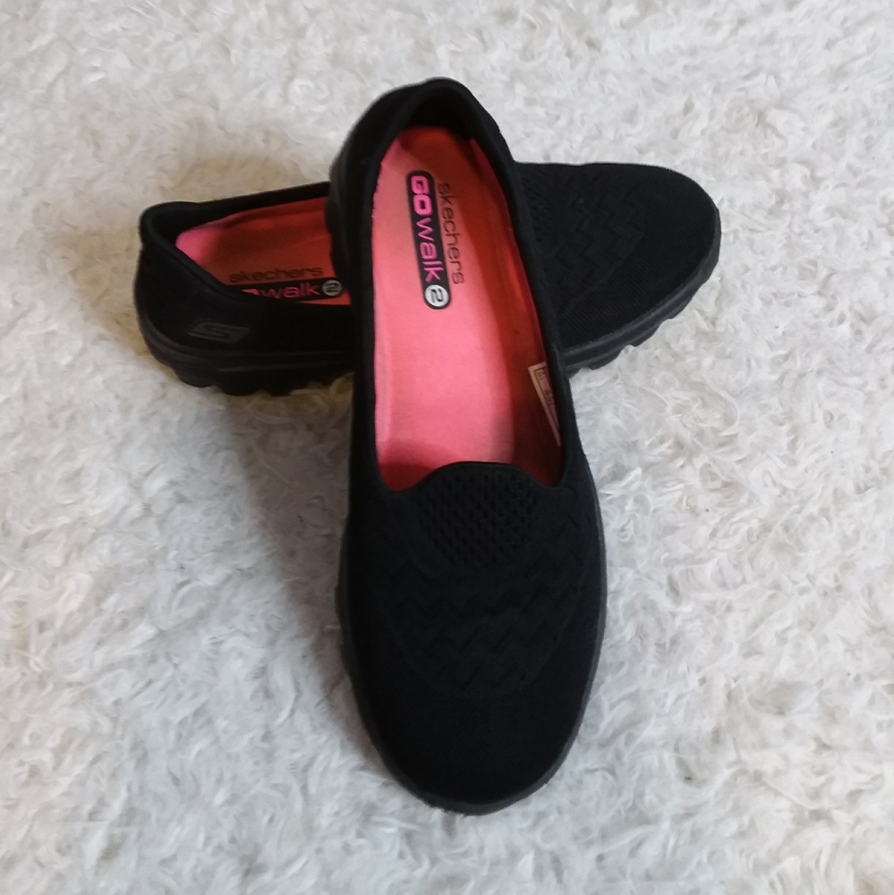 Sketchers go walk 2 black size.6 like new